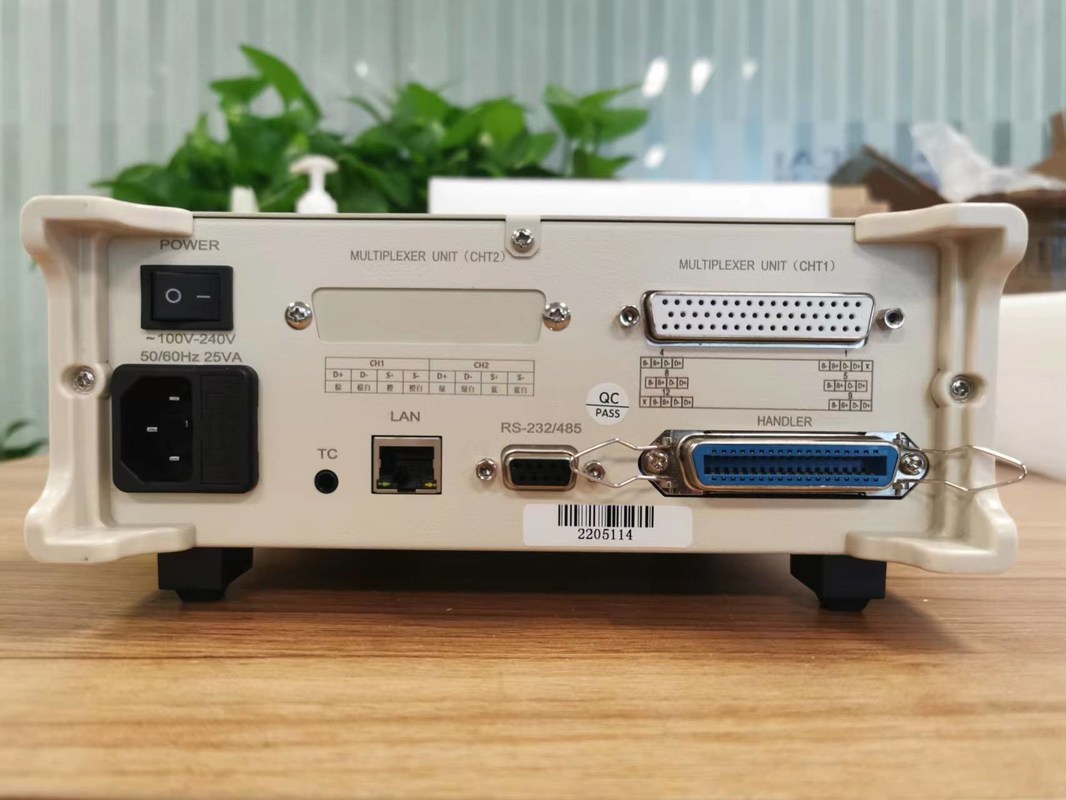 اختبار الجهد البطارية المحمولة DC اختبار مقاومة التلف 0.1 ميكرو أوم إلى 3.3 ميجا أوم